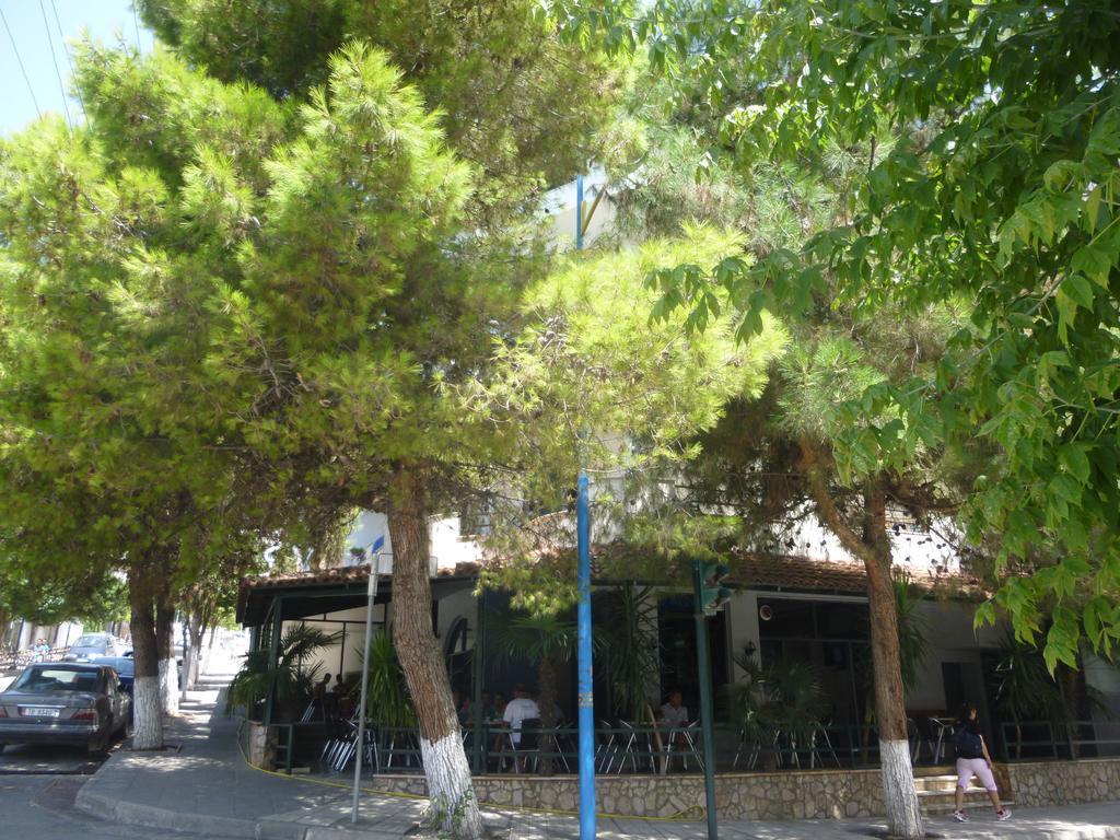 Joy Hotel Sarandë Exterior foto