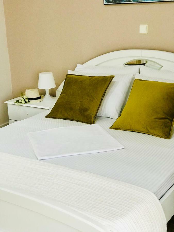 Joy Hotel Sarandë Exterior foto