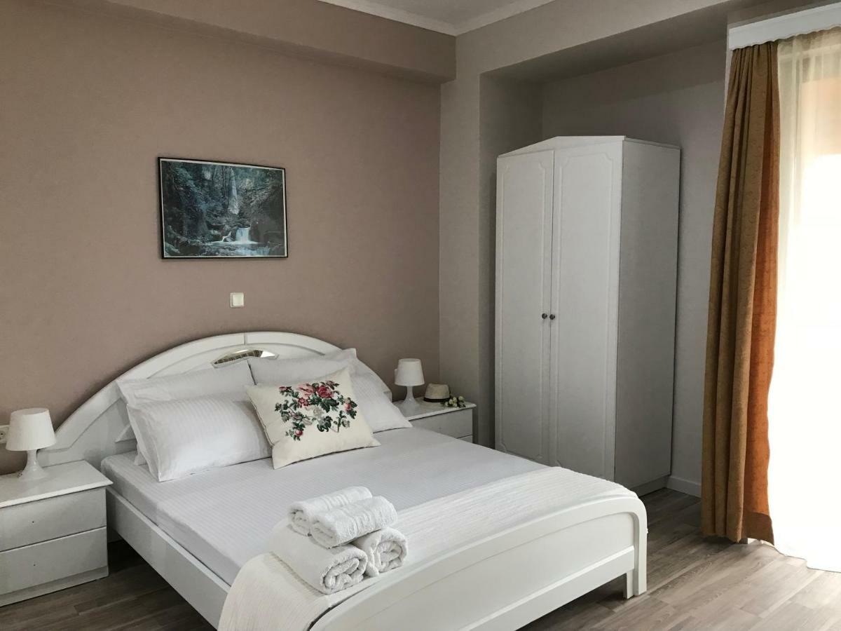 Joy Hotel Sarandë Exterior foto
