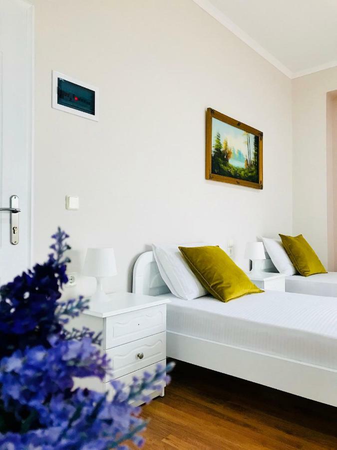 Joy Hotel Sarandë Exterior foto