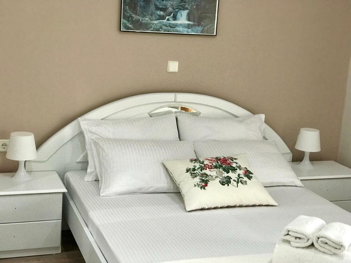 Joy Hotel Sarandë Exterior foto